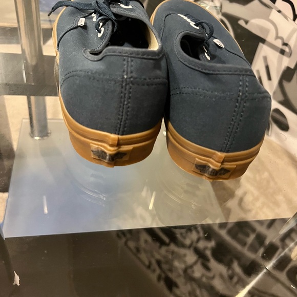 *Ultra Rare* Vans “ Gum Sole Pack” Authentic Shoes | Size: US 10 | Colour: Blue - Picture 3 of 6
